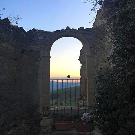 Le Antiche Mura Couette-café 3*